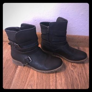 Report black Moto boots